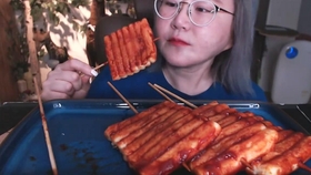 艾波吃播最新动态，美食之旅再掀新篇章