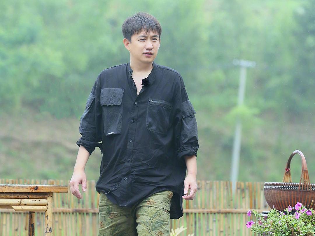 沈腾多元魅力展现，最新综艺节目引领娱乐新风潮