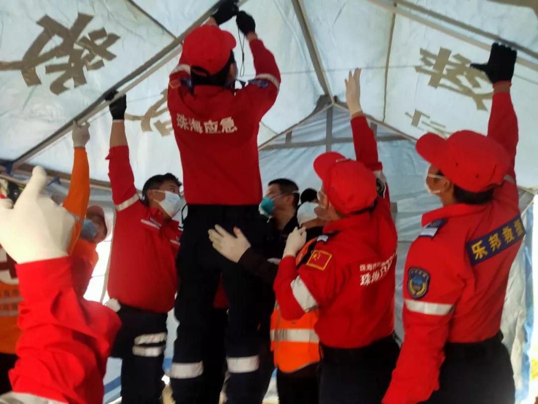 全球冠状疫情挑战与应对策略