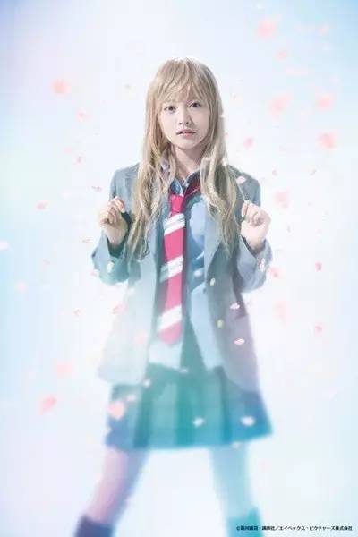 沢田莉爱最新动态，光芒四射，娱乐圈新星冉冉升起