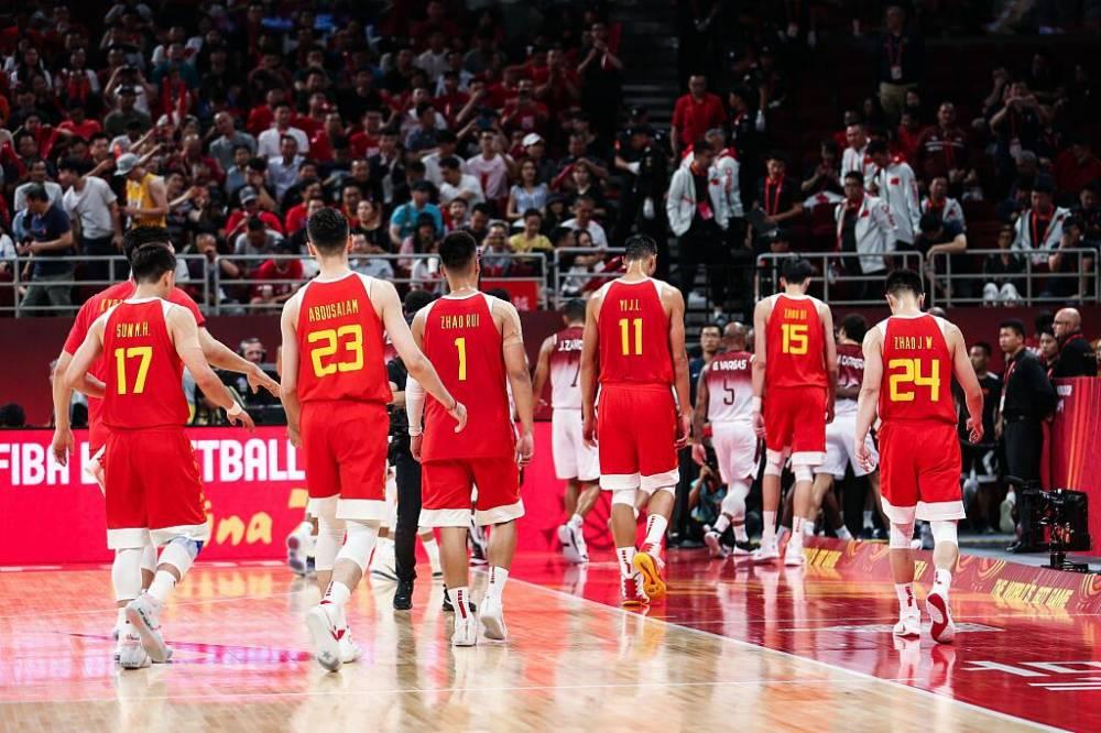 中国男篮热血壁纸，荣耀再现的激情瞬间