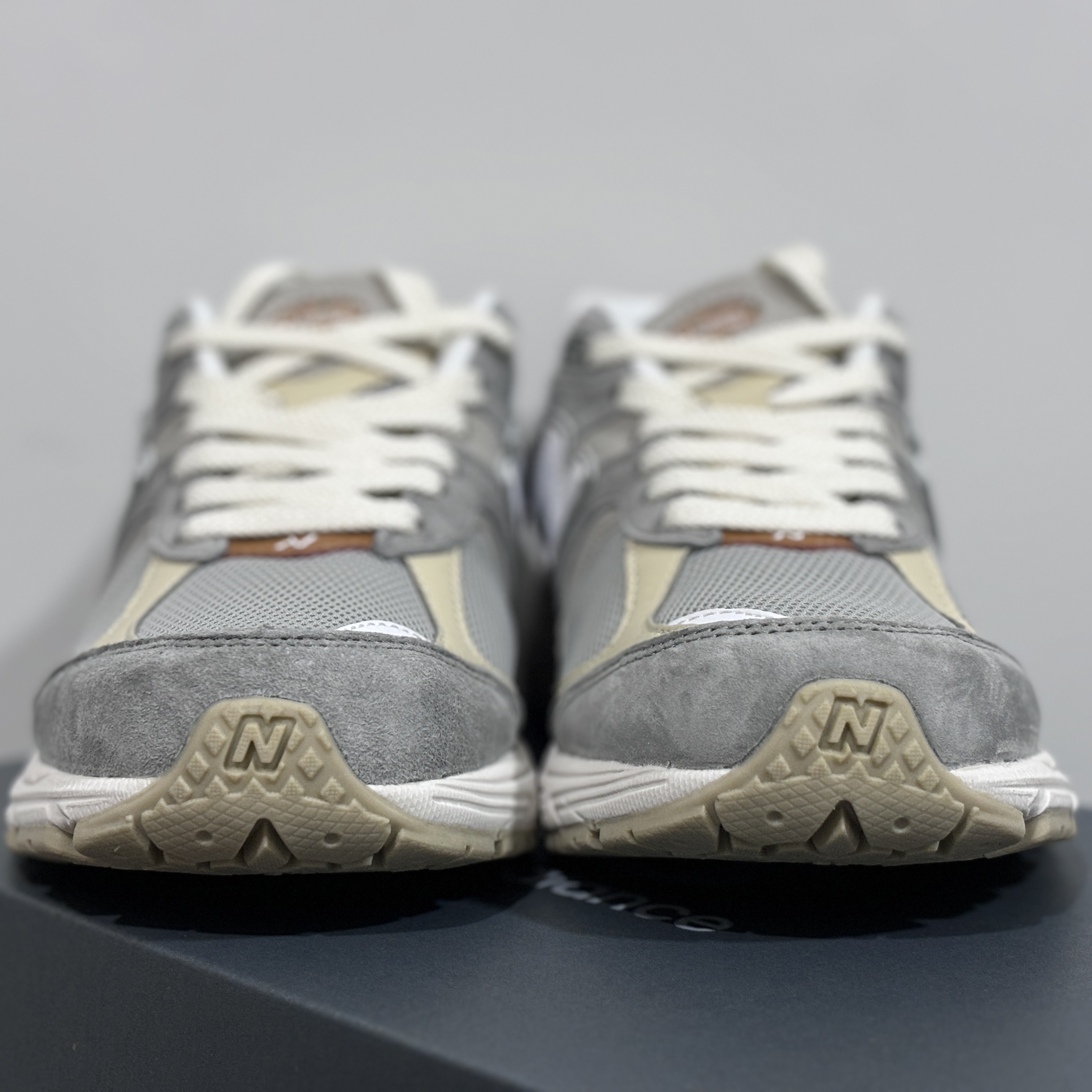 NB2002最新配色引领时尚新潮魅力与影响探讨