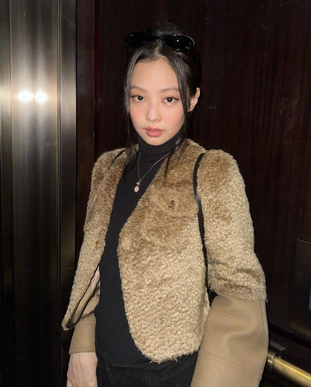 依雯妮妮最新动态，新星闪耀，引领时尚潮流之巅
