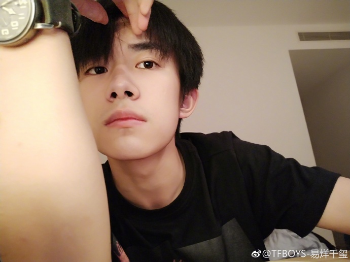 千玺心灵音乐之旅，最新微博动态触动人心