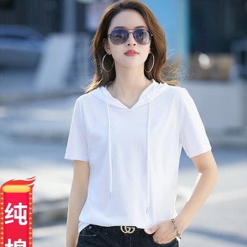 最新款女装引领时尚潮流，展现女性全新魅力风尚