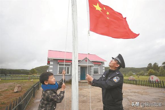 传承爱国之情，展现时代风采，最新向国旗敬礼视频致敬