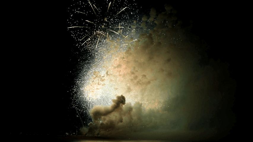 欢乐海岸烟花秀，最新报道与震撼体验分享