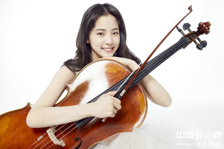 欧阳娜娜音乐青春交响，最新视频曲谱揭秘