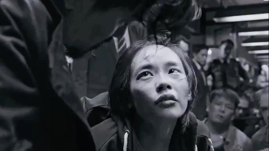 自缚故事的最新探索与启示